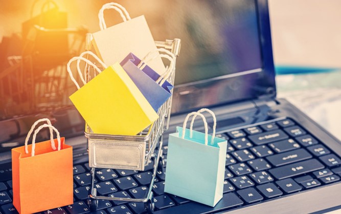 5 Things To Lookout For When Buying Apparels And Bags Online